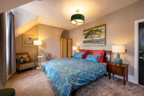 Luxury Central Home - Parking & EV point, Superking bed